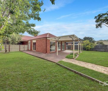 Charming Family Home in Sought-After Boardwalk Estate!! - Photo 4