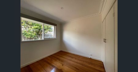 4/13 Garden Avenue, Glen Huntly - Photo 2