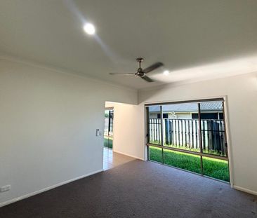 Highset Ceilings and Open Plan Living - Welcome to 34 Whitehaven Dr... - Photo 2