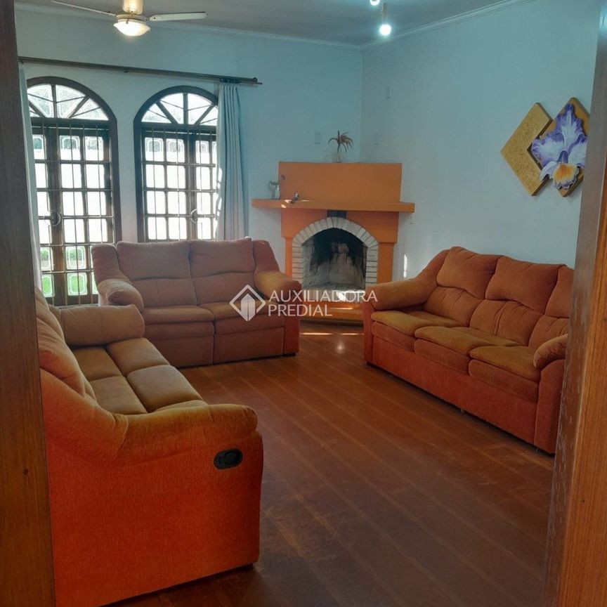 Casa com 3 quartos e 510m² para alugar em Centro, Gravataí. - Photo 1