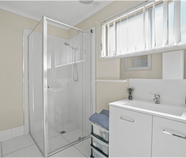 Well-Maintained 2-Bedroom Unit Close to M1 and Local Amenities - Photo 3