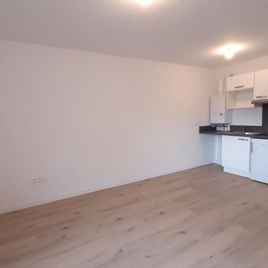 location Appartement T1 DE 28.2m² À ATHIS MONS - Photo 1