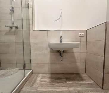 Wohnen im Denkmal mit Top-Ausstattung und PKW-Stellplatz! - Photo 3