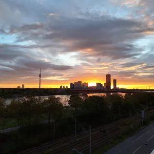 Schönste Aussicht auf die Donau(-insel) - stilvoll zur Zwischenmiete - Foto 3