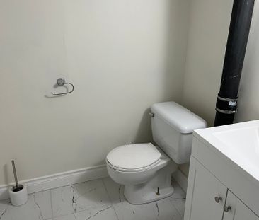 For Lease - 220 Holborne Avenue Unit# Lower, Toronto, Ontario - Photo 6