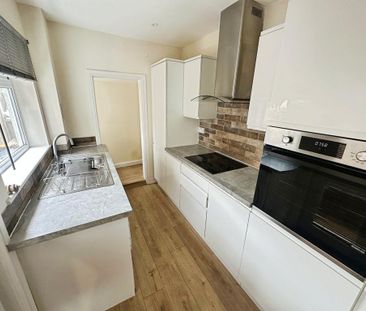 2 bedroom terraced house to rent - Photo 3