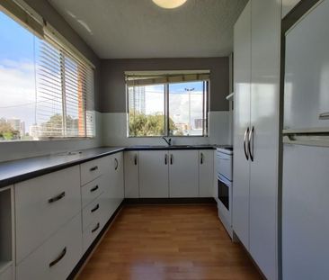Boutique Two Bedroom Apartment - Furnished! - Photo 1