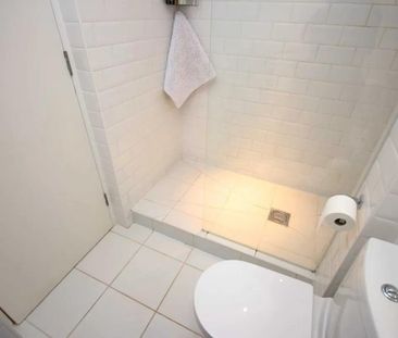 1 bedroom Flat To Let Total Size: 732 SQ FT - Photo 3