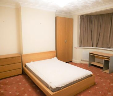 1 bedroom in a house share to rent - Photo 1