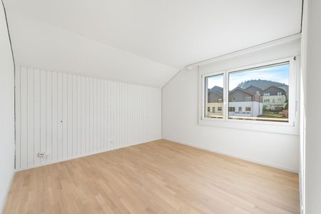 Space for the whole family newly renovated 5.5-room penthouse apartment - Photo 4