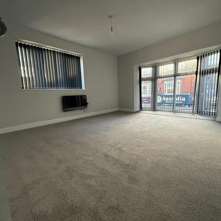 2 bedroom flat to rent - Photo 1