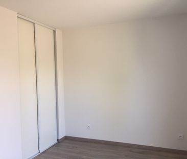 Location Appartement 3 pièces 68m² - Photo 2