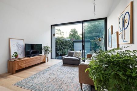 Great Location and Architect Designed - Photo 4