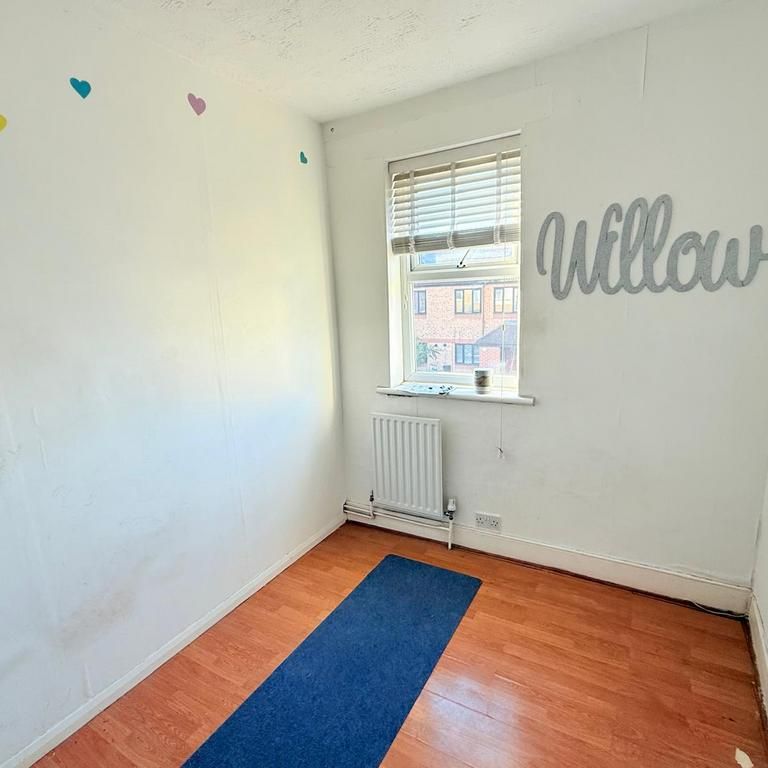 4 bedroom terraced house to rent - Photo 1