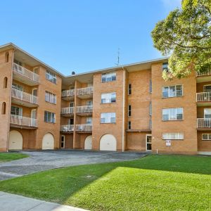 Located in the heart of the CBD - Photo 3