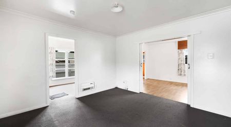 Spacious Four-Bedroom - Photo 4