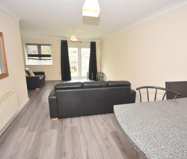 3 bedroom semi-detached house to rent - Photo 4