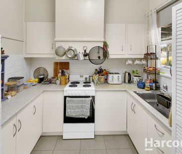 Well Maintained 2 Bedroom Unit - Photo 4
