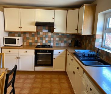 Room in a Shared House, Henry Road, NG2 - Photo 3