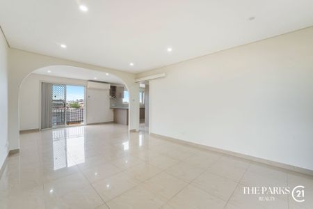 Charming & Spacious Family Home! - Photo 2