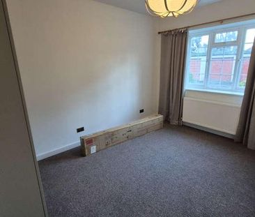 Hale Lane, Edgware, HA8 - Photo 1