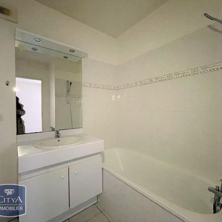 Location Appartement 2 pièces 33m² COUTRAS 33230 - Photo 3