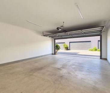 4-bedroom townhouse for lease now - Photo 5