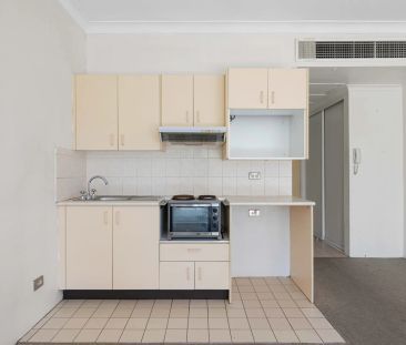 Studio Unit within Walking Distance to Train Station and Shops - Photo 4
