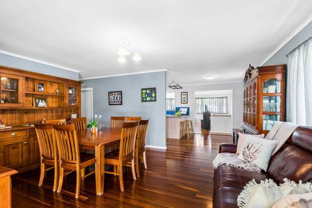 12 Franciscea Street, Everton Hills QLD 4053 - House For Rent | Domain - Photo 2