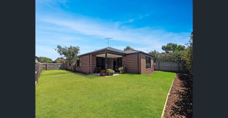 Double Side-Gate Access & Seamless Indoor–Outdoor Living - Photo 4