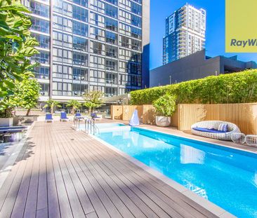 Luxurious living at its finest! - One bedroom luxury apartment perc... - Photo 3