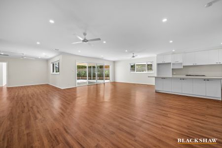 7 Phillip Avenue, Queanbeyan NSW 2620 - House For Rent | Domain - Photo 3