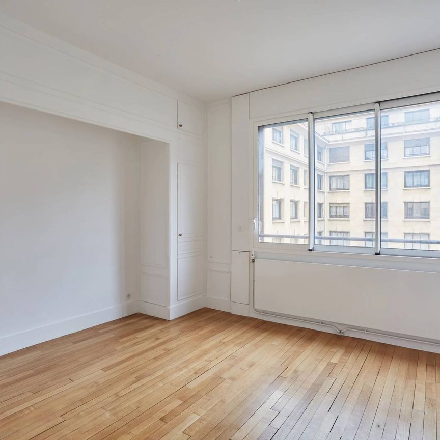 Location appartement, Paris 16ème (75016), 3 pièces, 125 m², ref 84238197 - Photo 1