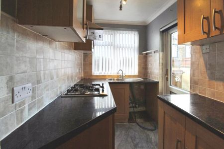 2 bedroom terraced house to rent - Photo 4