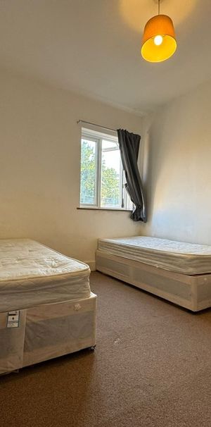Room in a Shared House, Terrace Road Plastow, E13 - Photo 1