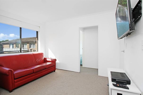 Light-Filled Two-Bedroom in Vibrant Newtown - Photo 1