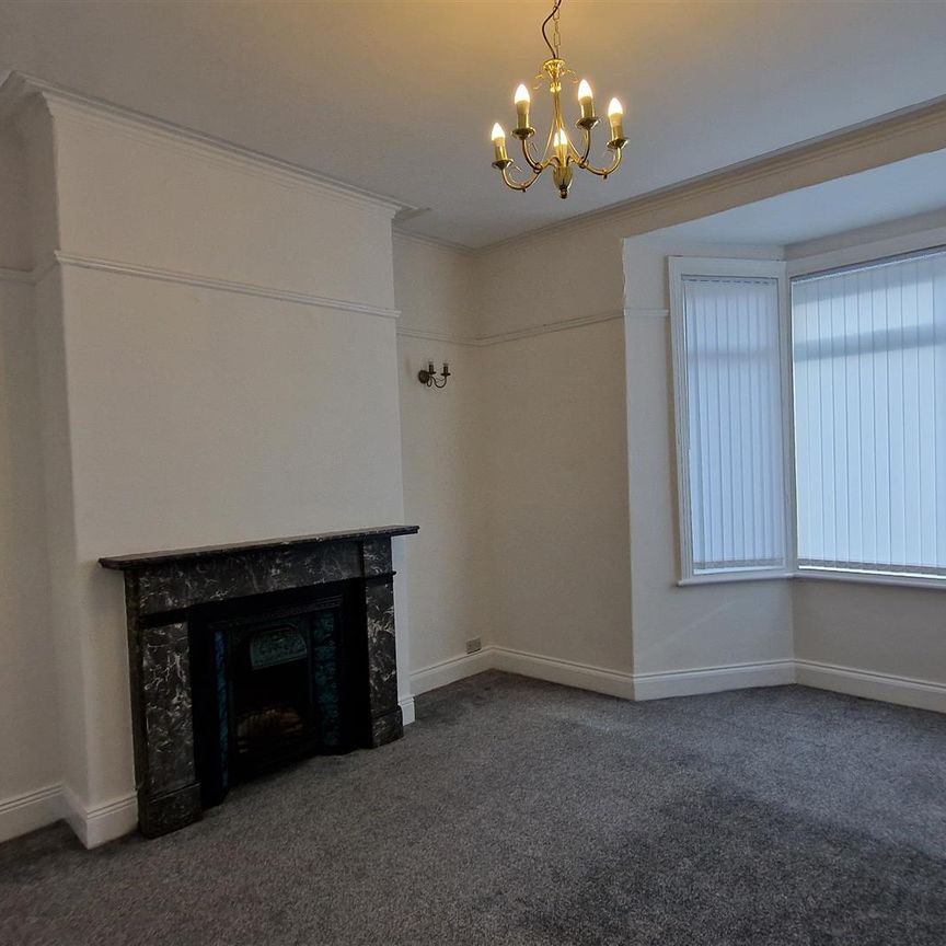 2 bed flat to rent in Trewhitt Road, Heaton, Newcastle Upon Tyne - Photo 1