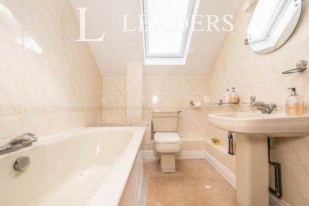 2 bedroom apartment to rent Undercliff Road East, Felixstowe, IP11 - Photo 5