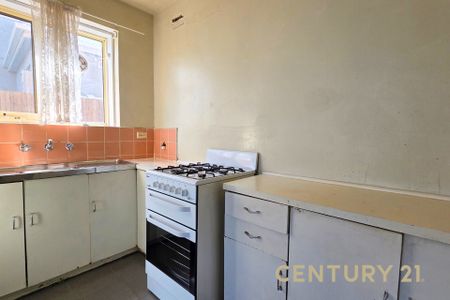 Stylish 1-Bed Retreat in Prime Location - Photo 3