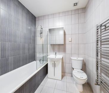 2 bedroom ground floor maisonette to rent - Photo 6