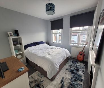 Room in a Shared House, Churchill Road, CR2 - Photo 3