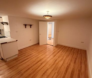 2 Bed Flat, Camberwell Grove, SE5 - Photo 3