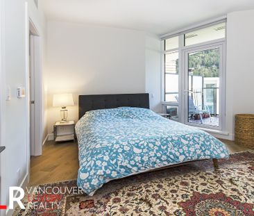 Condo in West Vancouver, BC - Photo 6