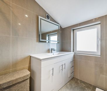 Semi-detached House to rent - Erith Road, Bexleyheath, DA7 - Photo 4