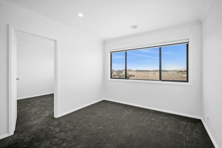 LUXURY FAMILY LIVING - Photo 4