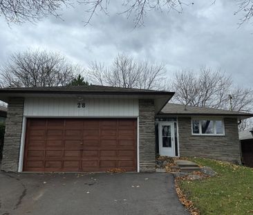 For Lease - 28 Landfair Crescent, Toronto, Ontario - Photo 4