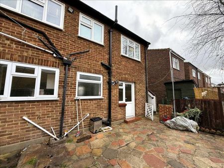 2 bedroom maisonette to rent - Photo 4