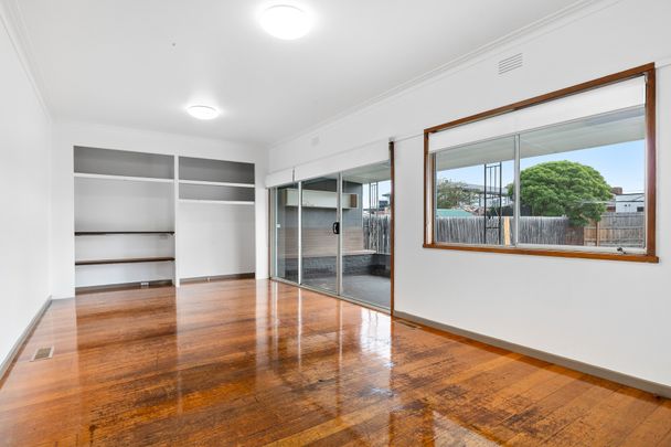 2 Jessie Street, Oak Park VIC 3046 - House For Rent | Domain - Photo 1