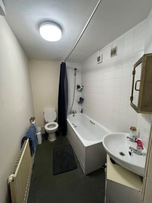 Room in a Shared Flat, Musard Road, W6 - Photo 1