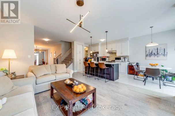 3302 JACOB WAY - Photo 1